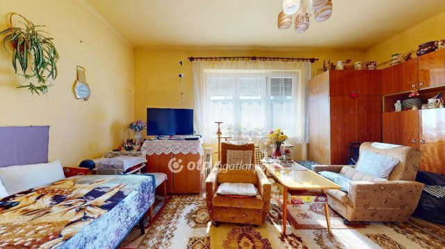 Eladó téglalakás, Kazincbarcikán 10.99 M Ft, 1 szobás