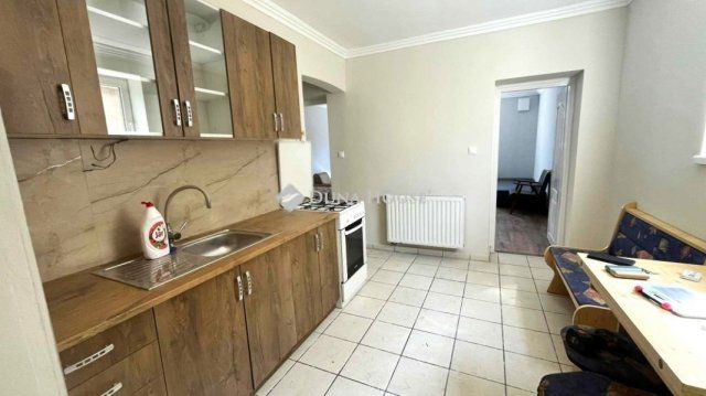 Eladó családi ház, Szombathelyen 69.99 M Ft, 6 szobás