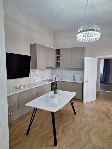 Kiadó téglalakás, albérlet, VI. kerületben, Rózsa utcában