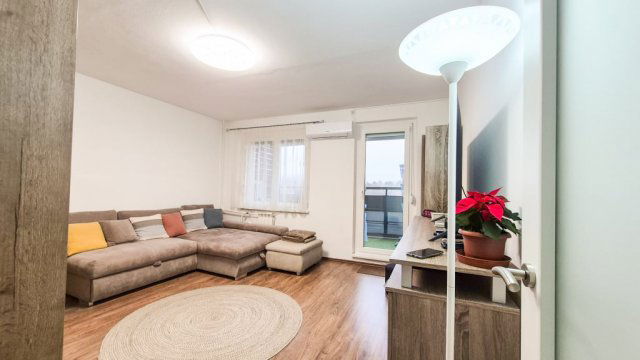 Eladó téglalakás, Budapesten, IV. kerületben, Megyeri úton