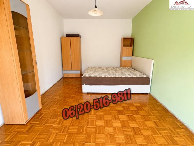 Eladó panellakás, Dunaújvárosban 25.99 M Ft, 1 szobás