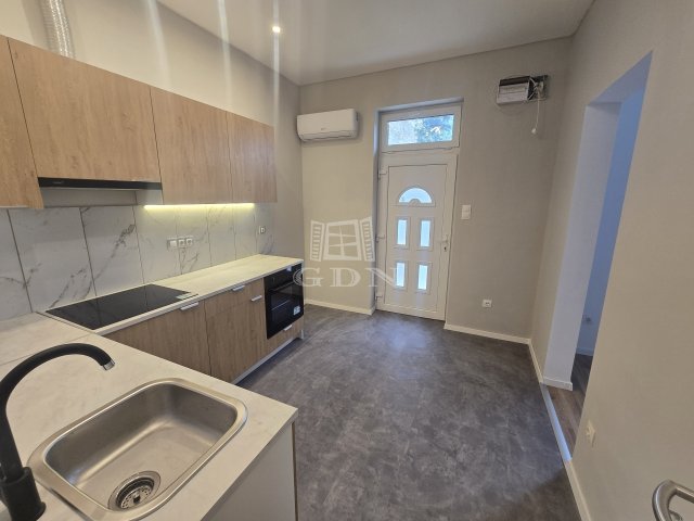 Eladó téglalakás, Budapesten, XV. kerületben 46.4 M Ft, 1 szobás