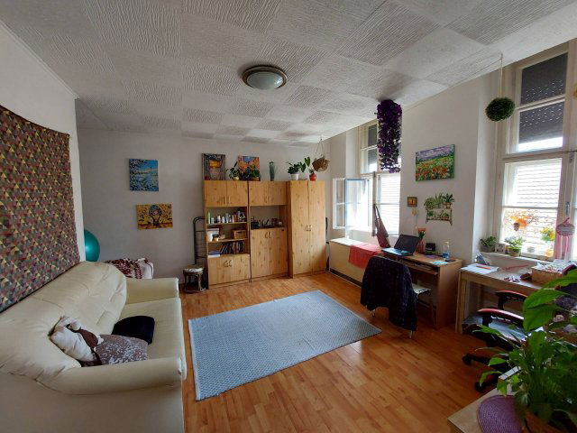 Eladó téglalakás, Esztergomban 39 M Ft, 1+1 szobás