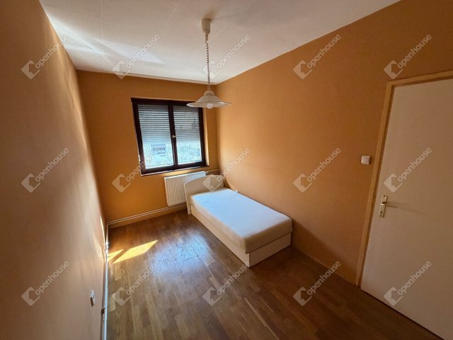 Eladó téglalakás, Hévízen 52.9 M Ft, 3 szobás