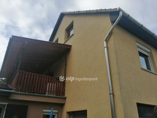 Eladó ikerház, Pilisvörösváron 98 M Ft, 3 szobás