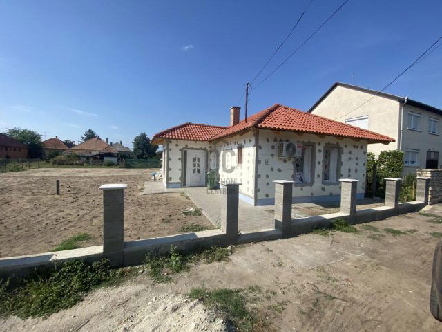 Eladó családi ház, Abonyban 34.9 M Ft, 2 szobás