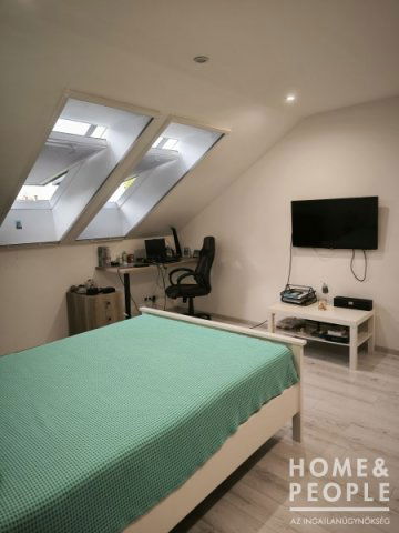 Eladó családi ház, Szegeden 183.99 M Ft, 6 szobás