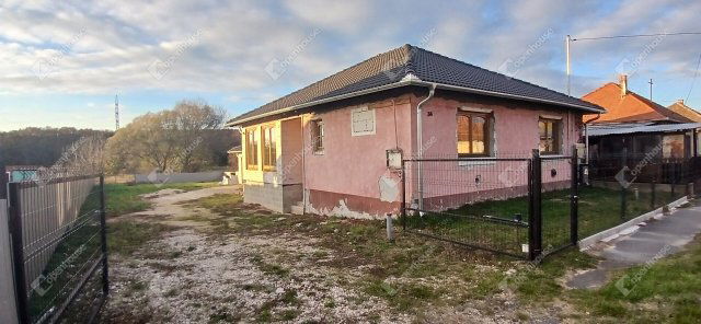 Eladó családi ház, Zalaegerszegen 76 M Ft, 3 szobás