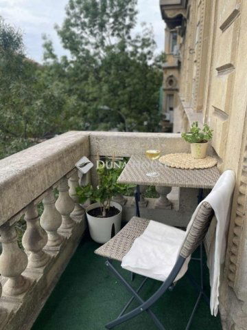 Eladó téglalakás, Budapesten, VI. kerületben 129.9 M Ft