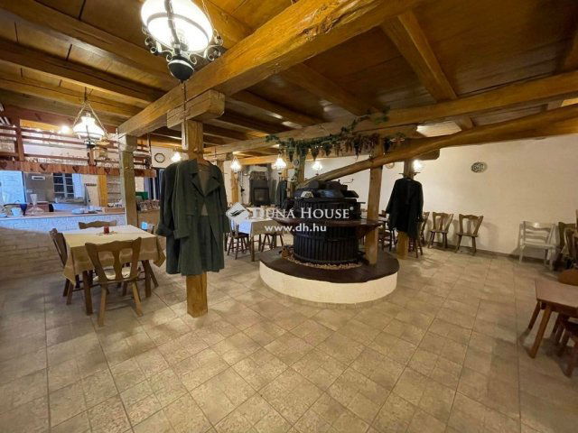 Eladó családi ház, Fülöpházán 110 M Ft, 11 szobás