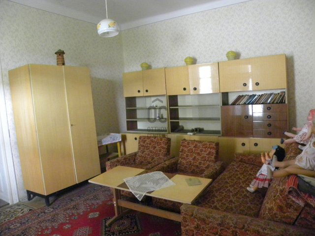 Eladó családi ház, Majson 15 M Ft, 3 szobás