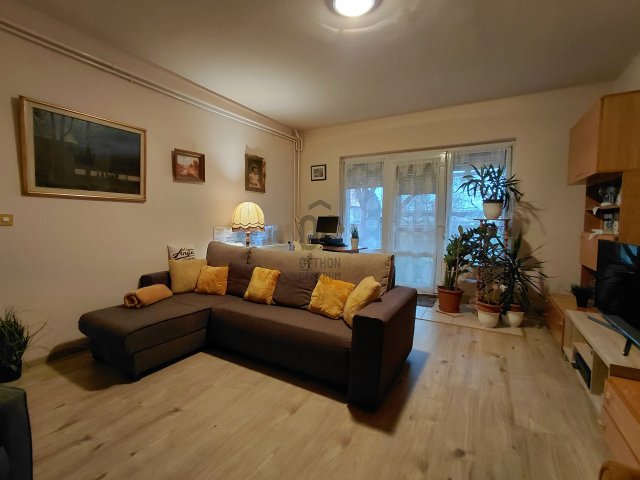 Eladó családi ház, Abasáron 59.676 M Ft, 5 szobás