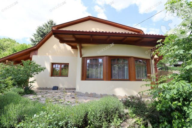Eladó családi ház, Leányfaluban 133.95 M Ft, 3 szobás