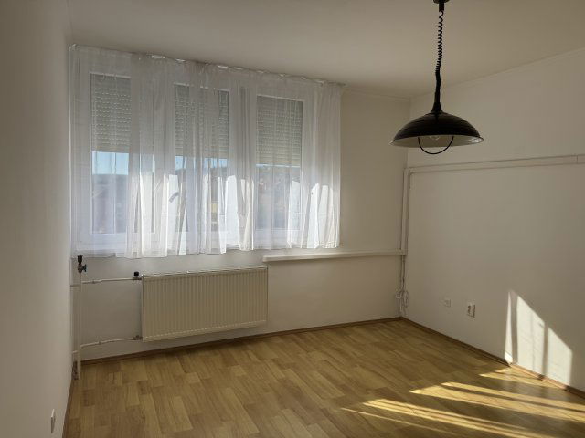 Kiadó téglalakás, albérlet, Balatonalmádiban, Rákóczi utcában