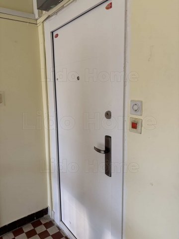 Eladó panellakás, Győrött 44.499 M Ft, 2 szobás