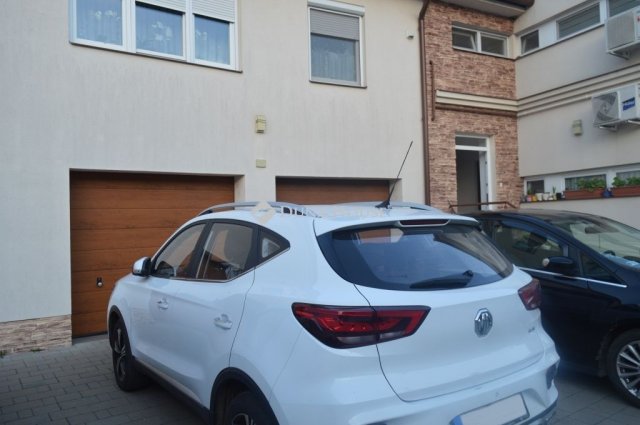 Eladó garázs, Hajdúböszörményen 12.5 M Ft