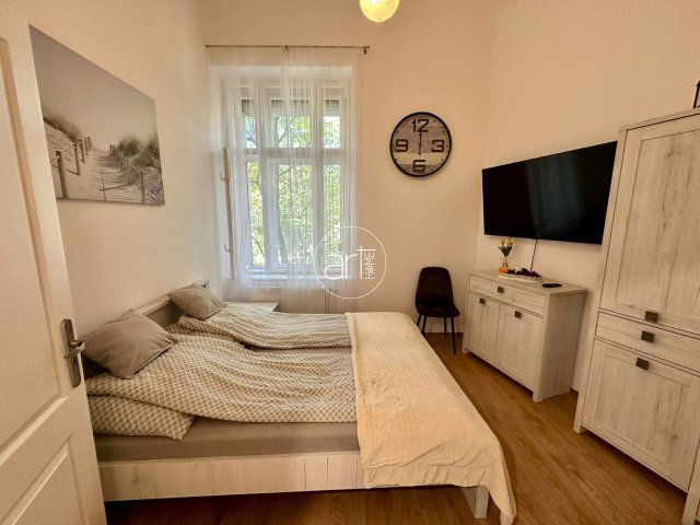 Kiadó téglalakás, albérlet, Szegeden 399 E Ft / hó, 3 szobás