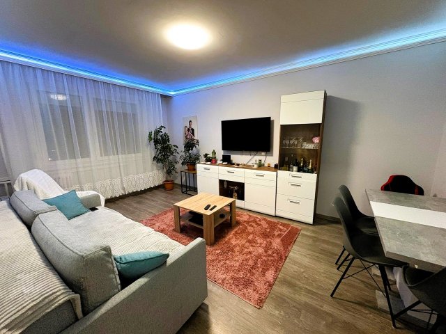 Eladó panellakás, Debrecenben 65 M Ft, 3 szobás