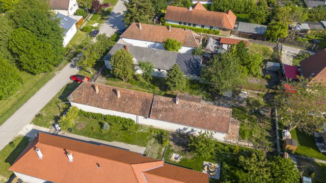 Eladó családi ház, Etyeken 53.9 M Ft, 4 szobás
