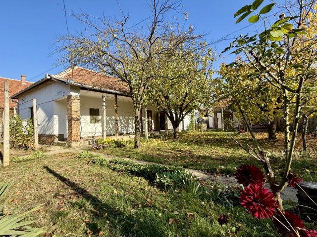 Eladó családi ház, Békéscsabán 17.9 M Ft, 1 szobás