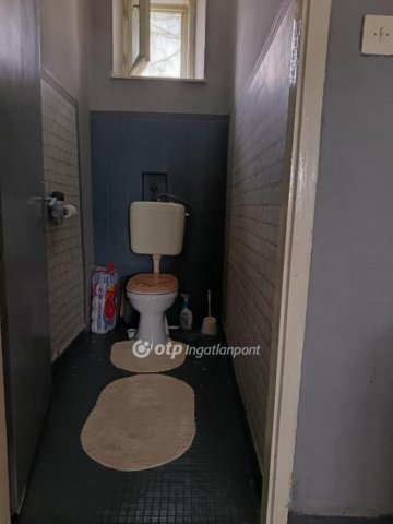 Eladó családi ház, Hajdúszováton 18 M Ft, 3 szobás