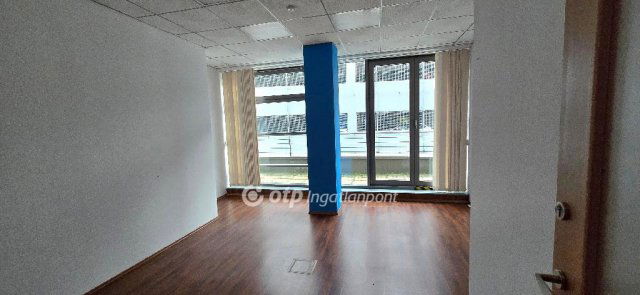 Kiadó iroda, Debrecenben 2000 E Ft / hó, 13 szobás