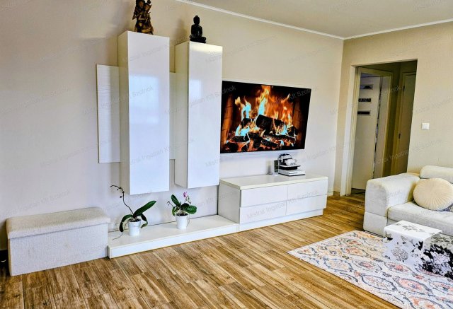 Eladó téglalakás, Szolnokon 57.9 M Ft, 3 szobás