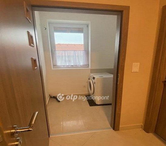 Eladó családi ház, Gyöngyösön 74.9 M Ft, 3 szobás