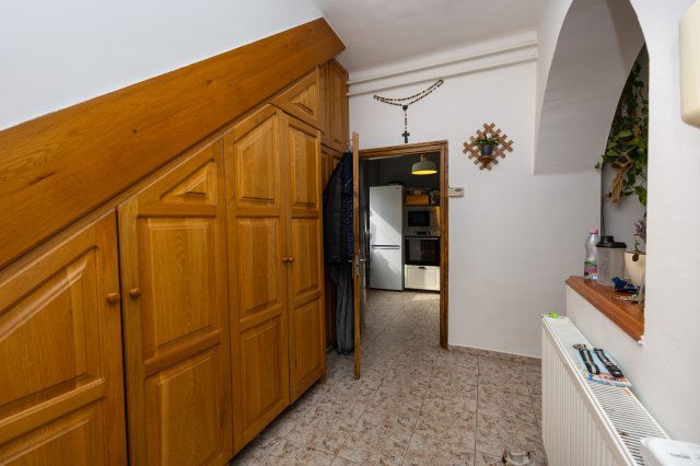Eladó családi ház, Pécsett 148 M Ft, 5 szobás