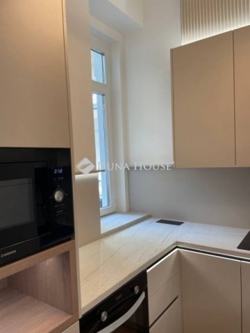 Eladó téglalakás, Budapesten, VII. kerületben 110.9 M Ft