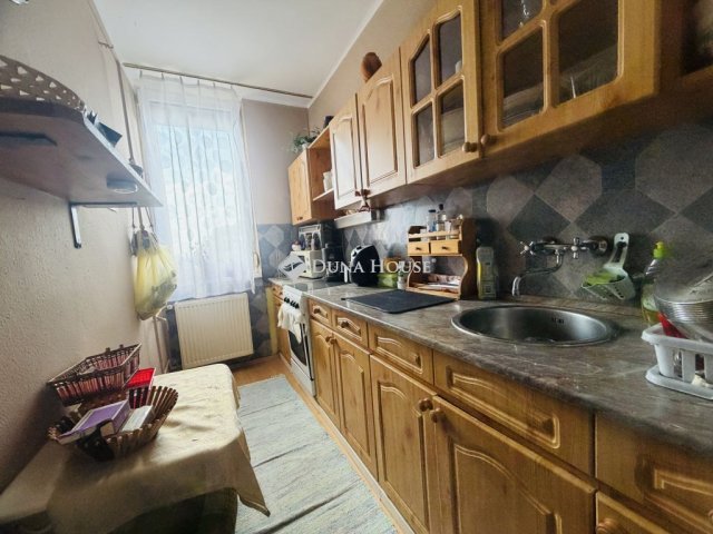 Eladó téglalakás, Tatabányán 35.8 M Ft, 2 szobás