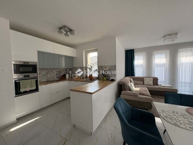 Eladó családi ház, Lajosmizsén 99.5 M Ft, 5 szobás