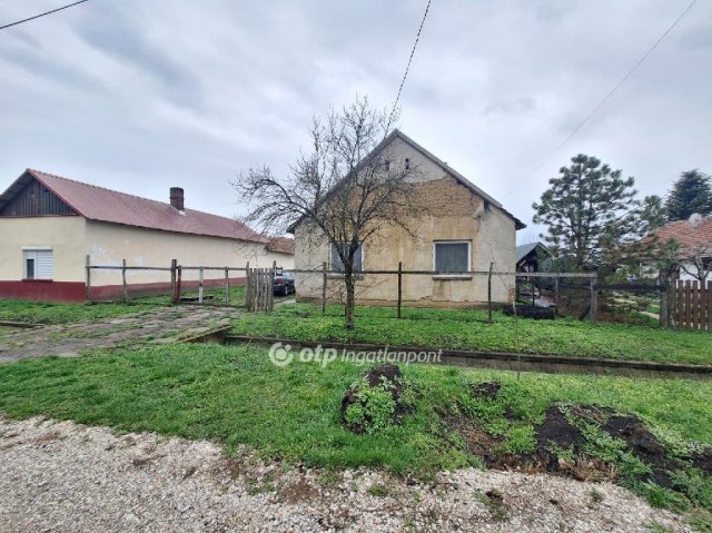Eladó családi ház, Sárrétudvarin 8.5 M Ft, 2 szobás