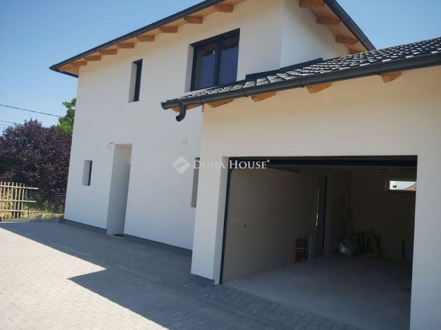 Eladó ikerház, Vecsésen 119 M Ft, 5 szobás