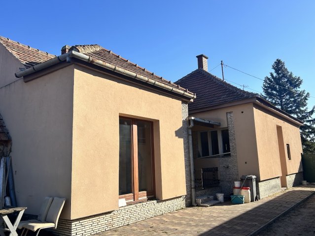 Eladó családi ház, Rábatamásin 39 M Ft, 3 szobás