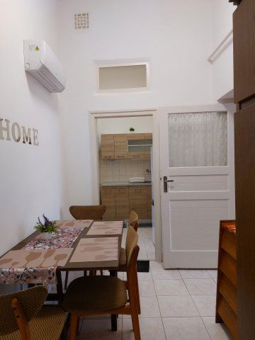 Kiadó téglalakás, albérlet, Szolnokon 140 E Ft / hó, 2 szobás