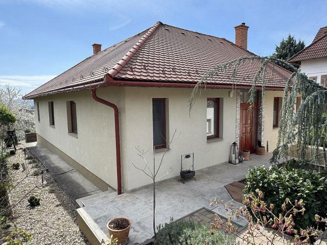 Eladó családi ház, Szentendrén 210 M Ft, 4 szobás