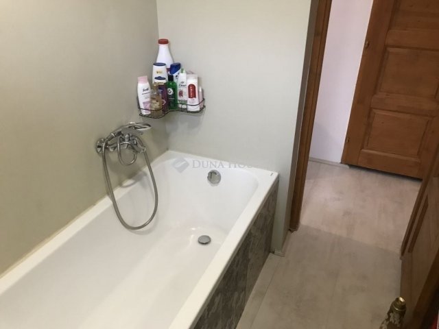 Eladó családi ház, Mohán 89.99 M Ft, 5 szobás