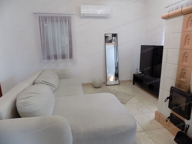 Eladó családi ház, Kaposváron 44.9 M Ft, 2 szobás