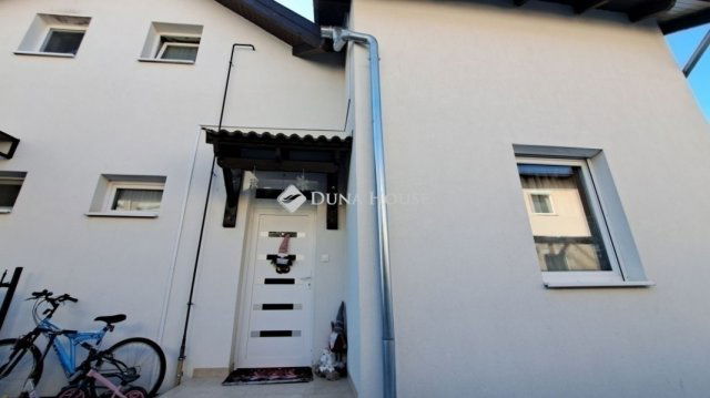 Eladó ikerház, Gyömrőn 124.9 M Ft, 5 szobás