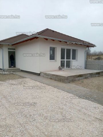 Eladó ikerház, Szigetszentmiklóson 85.5 M Ft, 4 szobás