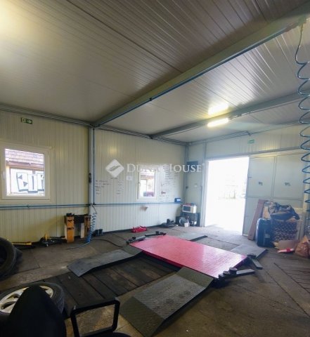 Eladó ipari ingatlan, Budapesten, IX. kerületben 130 M Ft