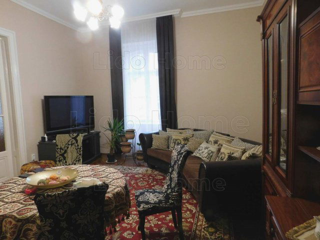 Eladó téglalakás, Székesfehérvárott 64.999 M Ft, 3 szobás