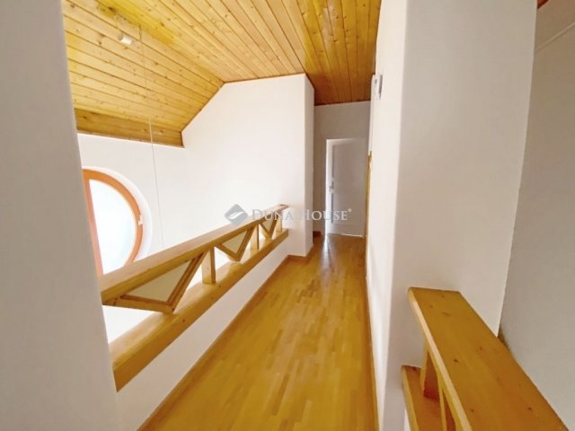 Eladó téglalakás, Kőszegen 74.9 M Ft, 7 szobás