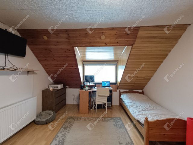 Eladó családi ház, Sopronban 110 M Ft, 8 szobás