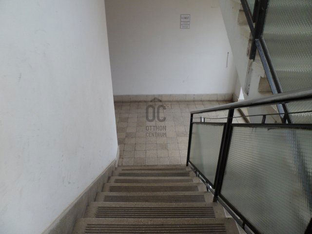 Eladó téglalakás, Kecskeméten 37.9 M Ft, 2 szobás
