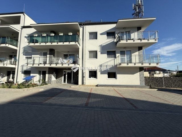 Eladó téglalakás, Érden 134.9 M Ft, 6 szobás