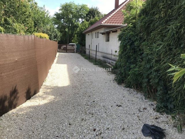 Eladó családi ház, Besnyőn 99.9 M Ft, 3+1 szobás