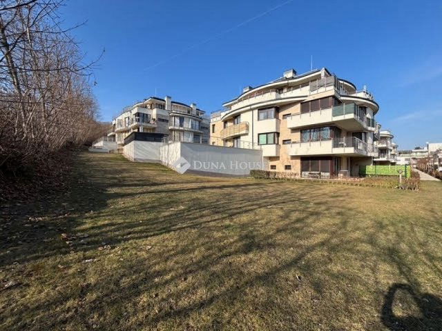 Eladó téglalakás, Budapesten, III. kerületben 162 M Ft, 4 szobás