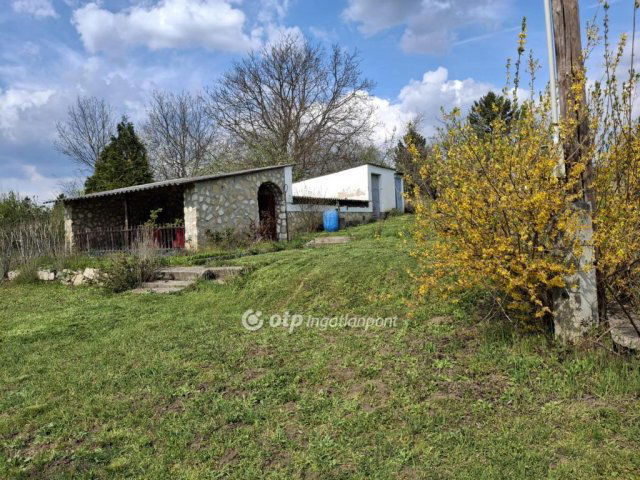 Eladó telek, Pápán 8.8 M Ft / költözzbe.hu